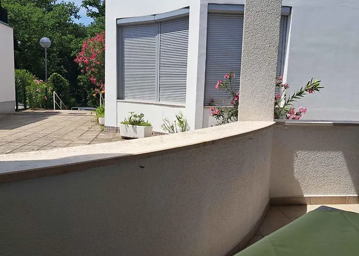 Beachfront In Malinska-insel Krk 54413 Apartman Malinska