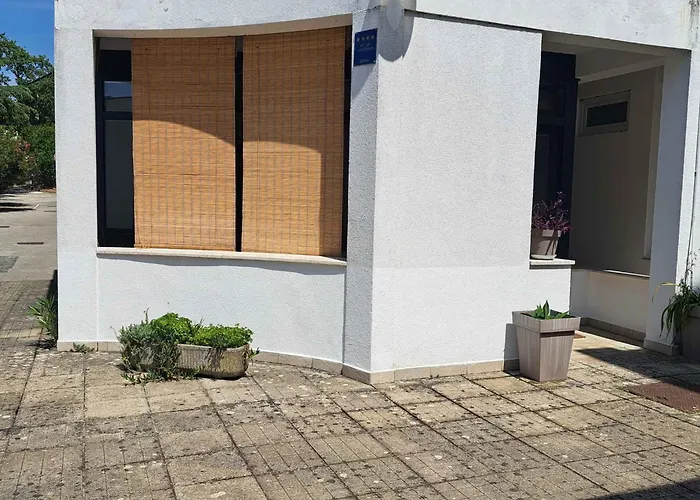 Beachfront In Malinska-insel Krk 54413 *