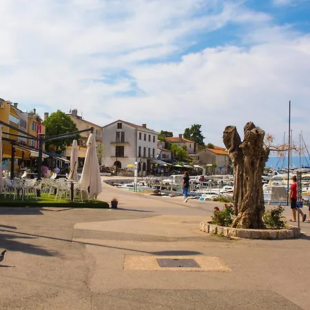 Lejlighed Beachfront In Malinska-insel Krk 54413 *